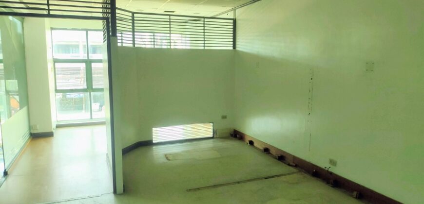 FOR LEASE! 39 sqm commercial space in Timog Ave. for Php 28,212.60 per month!